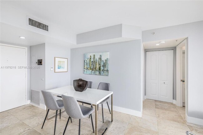 Building Photo - 1800 Sunset Harbour Dr