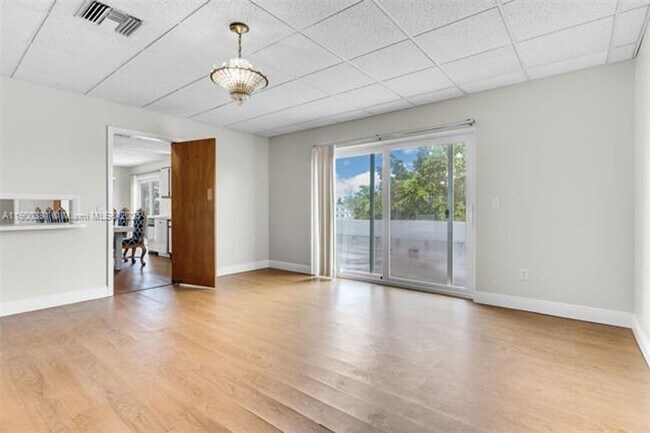 Building Photo - 14820 Naranja Lakes Blvd