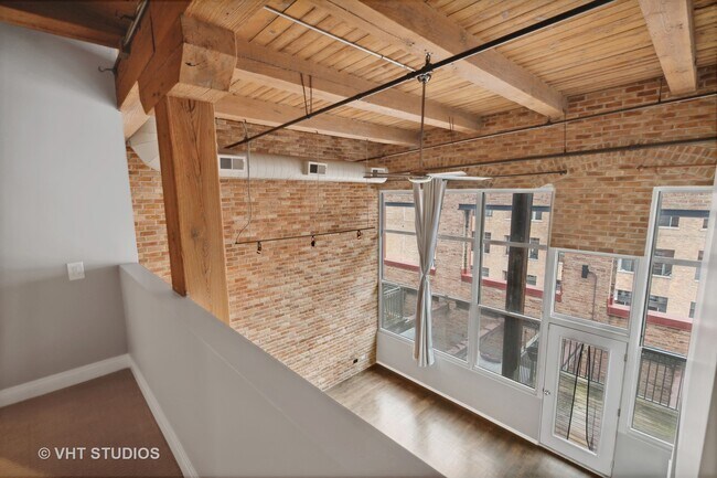 Building Photo - 1000 W Washington Blvd