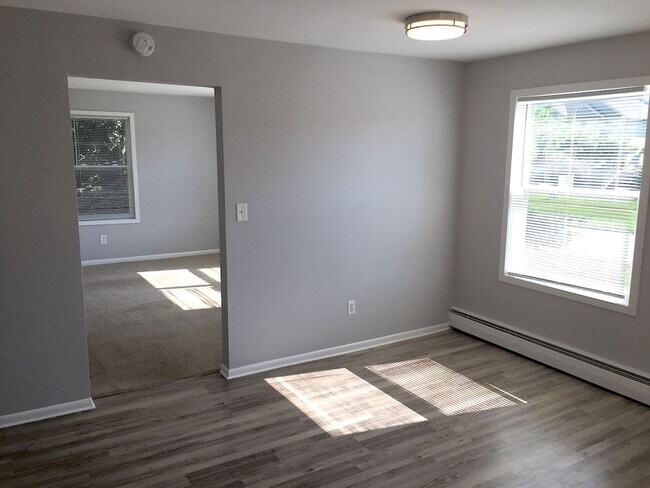 Building Photo - Amazing 2 Bed/1 Bath apartment in the hear...