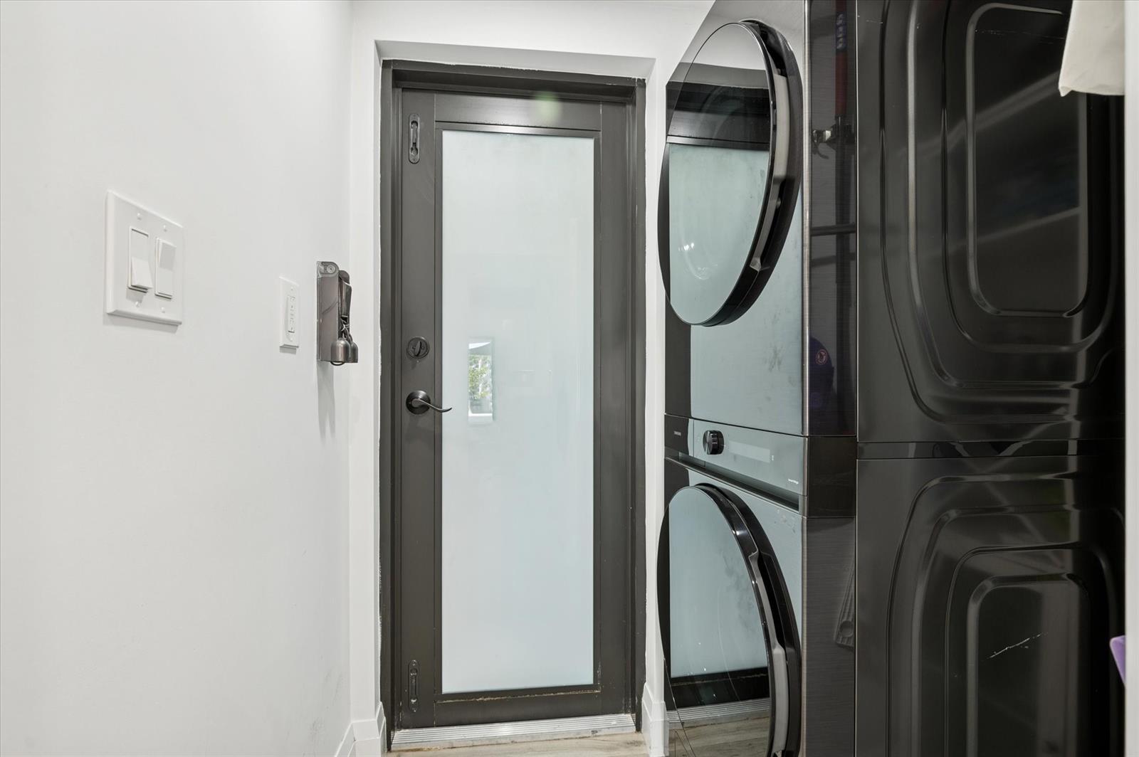 Building Photo - 600 SW 8th Ter