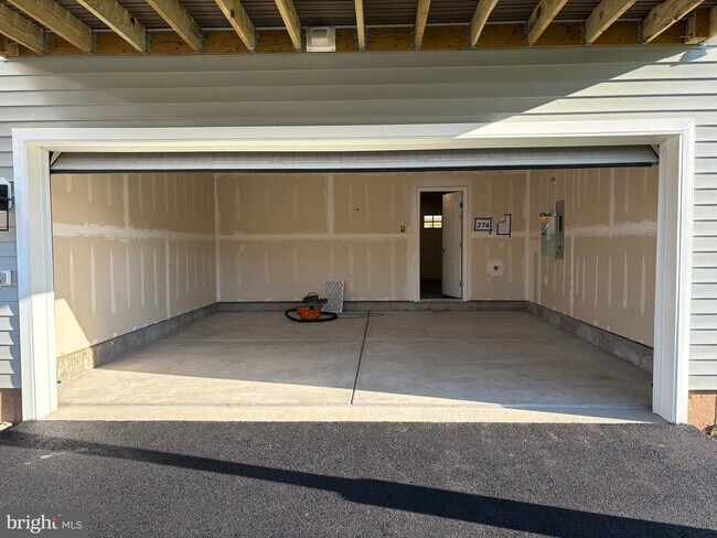 Building Photo - 26 Anderson Dr