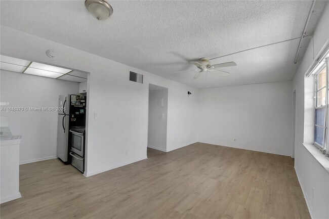 Building Photo - 2145 Pierce St