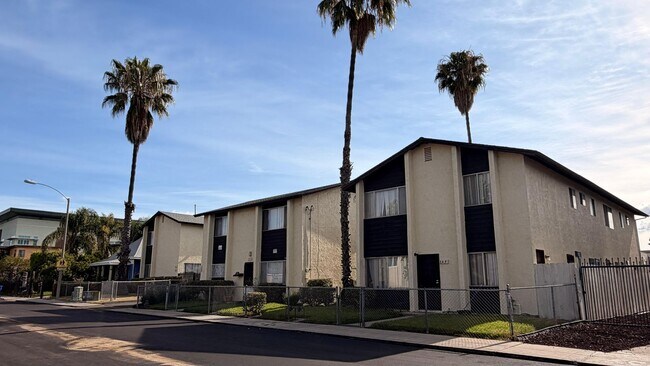 Building Photo - 331 S 49th St