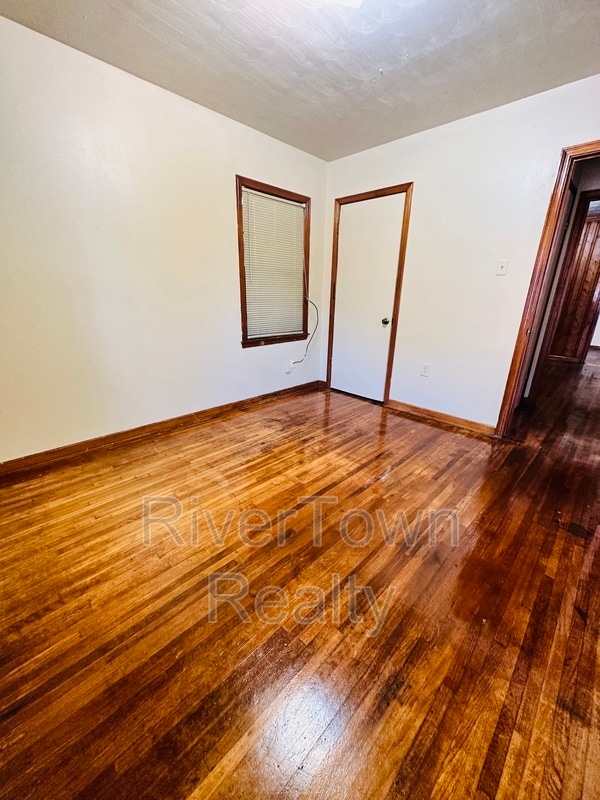 Building Photo - 1436 Whitney Ave