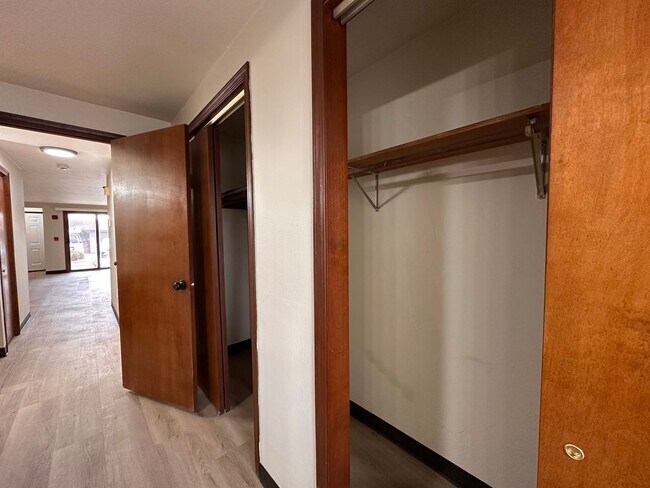 Building Photo - Recently Renovated 1 Bedroom 1 Bath Lower Apartment W/Garage!