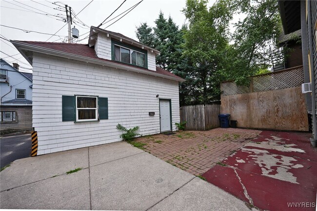 Building Photo - 666 Auburn Ave