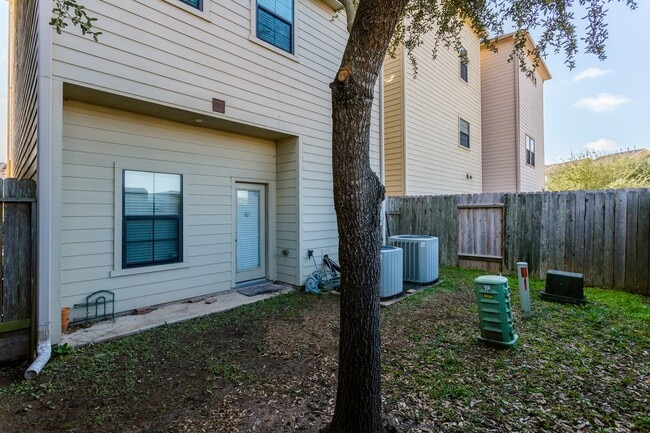 Building Photo - 10658 Clearview Villa Pl