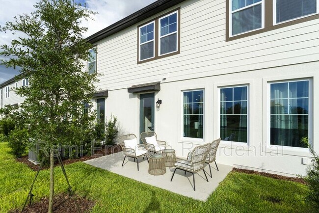 Building Photo - 700 Benoi Dr