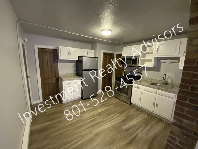 Primary Photo - Charming Apartment Near the Capitol!