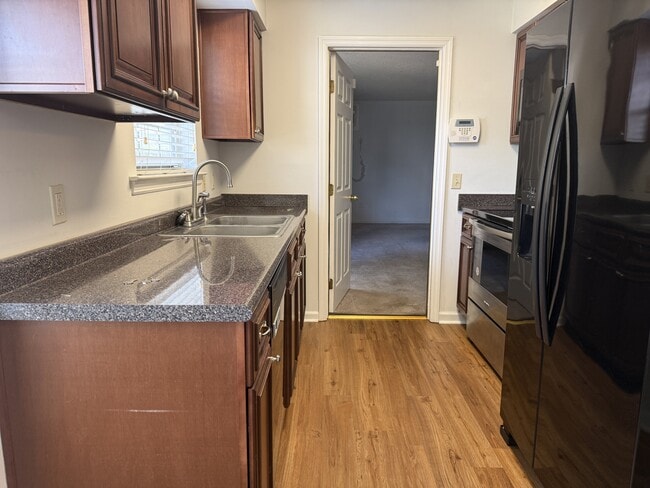 Building Photo - 36 Country Walk Dr