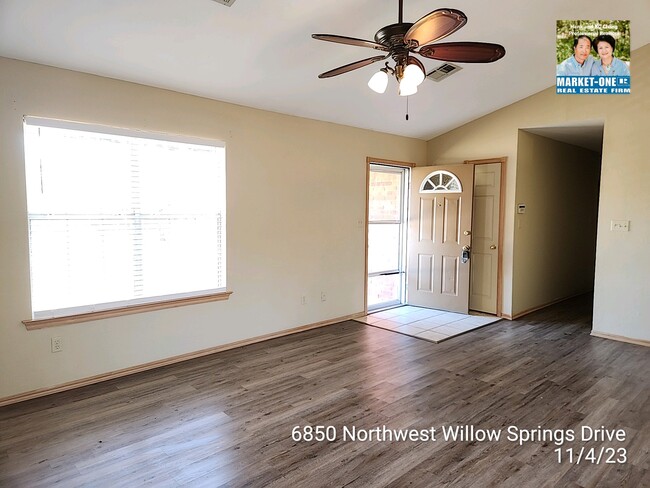 Building Photo - 6840 NW Willow Springs Dr
