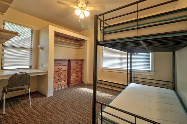 Building Photo - Provo Upstairs Apartment