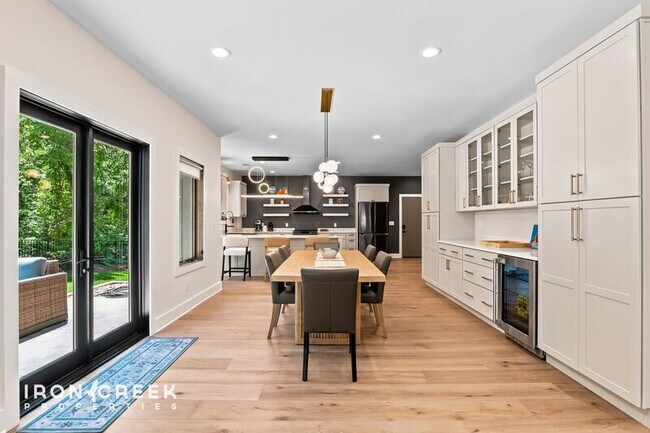 Building Photo - 3015 Sand Hill Crane Dr