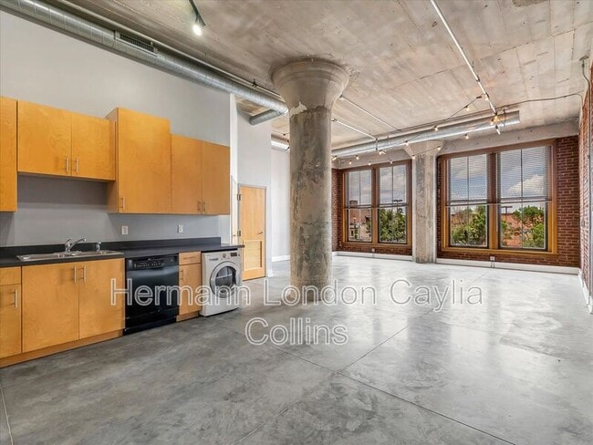Building Photo - 1601 Washington Ave