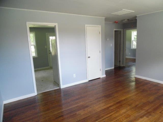 Building Photo - 2 BR 1 BA Duplex