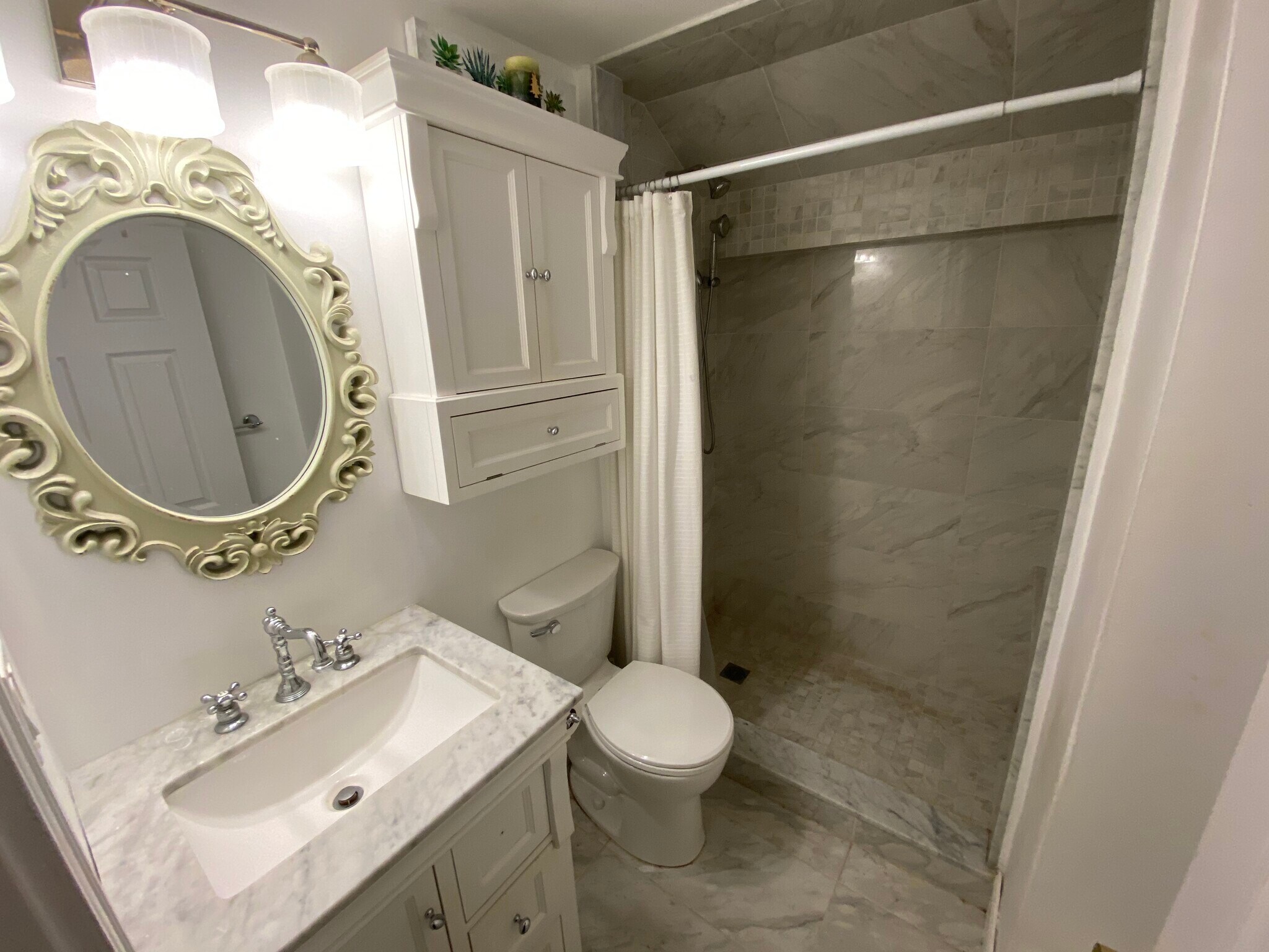 Building Photo - 16 Cedar Lane Way