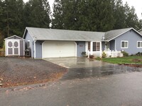 Building Photo - 3 Bedroom , 2 Bath Rambler with 2 Car Gara...