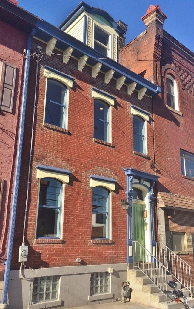 Building Photo - Welcome to your dream home in the heart of Lawrenceville!