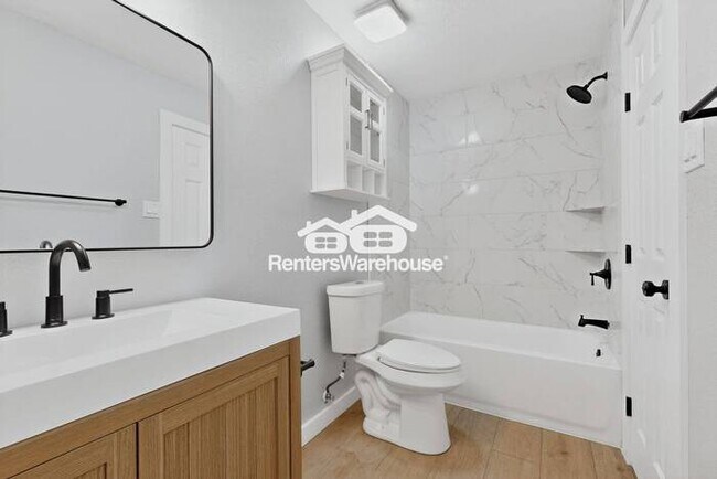 Building Photo - Renovated home in Plano Ready to Be Your Home