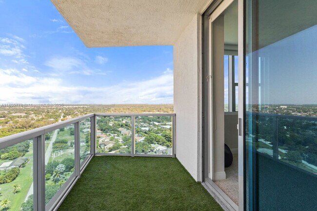 Building Photo - 2641 N Flamingo Rd