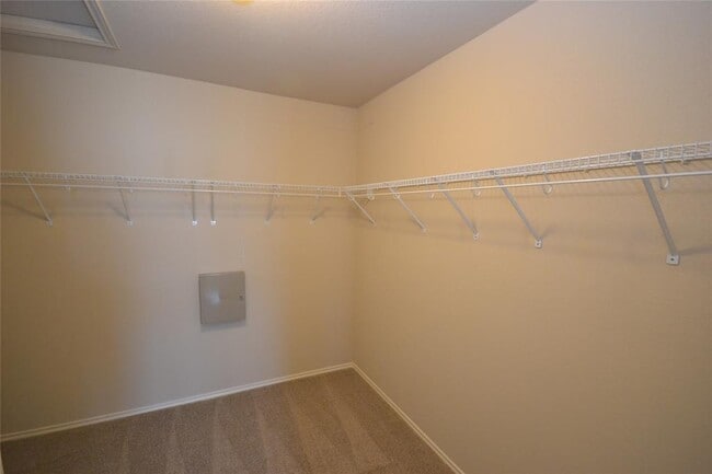 Building Photo - 409 Riverine Way