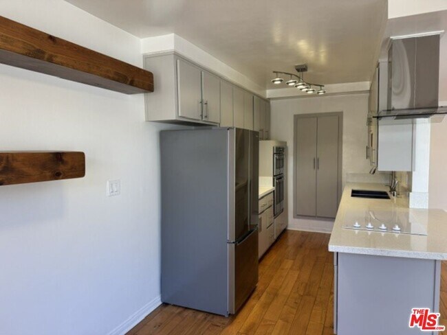 Building Photo - 8710 Delgany Ave
