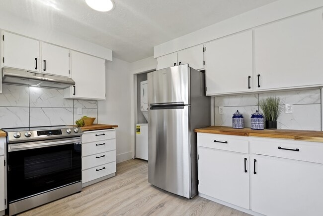 Building Photo - 918 N 32nd St