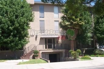 Primary Photo - 729 E Doran St