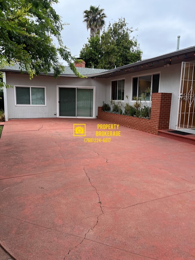 Building Photo - 245 Avalon Dr