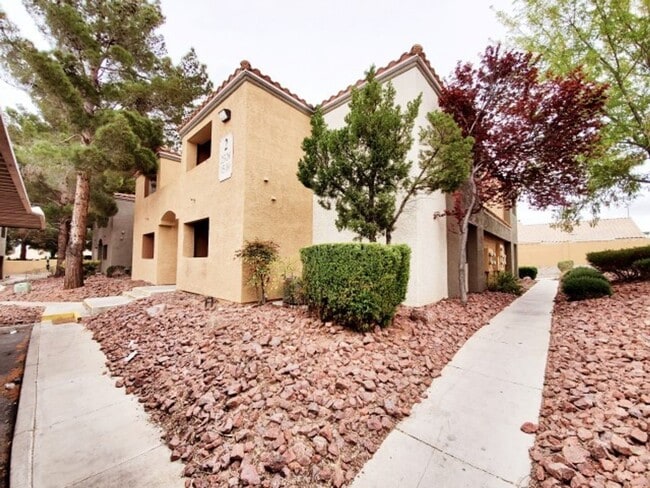 Building Photo - BEAUTIFUL 1 BEDROOM IN DESERT SHORES!