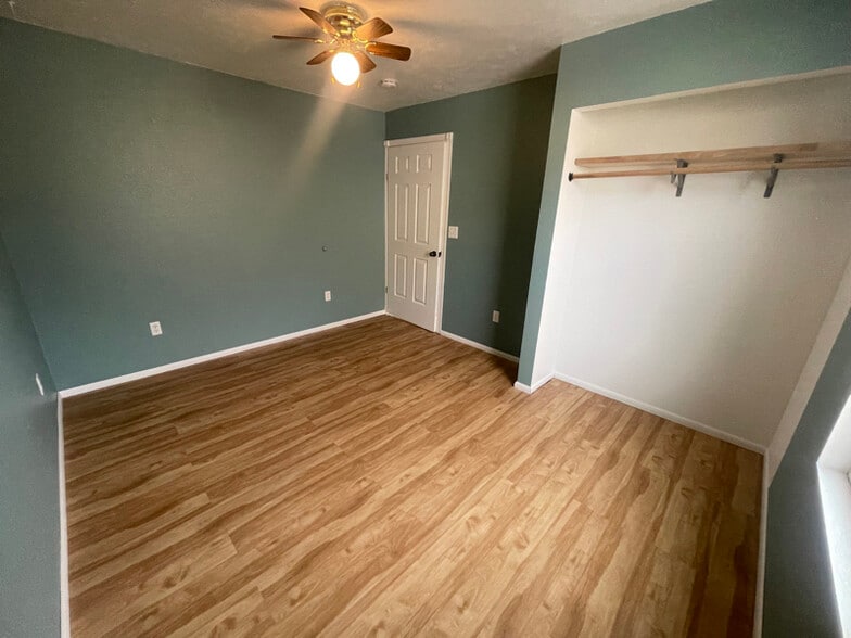 Building Photo - 319 W 14th St