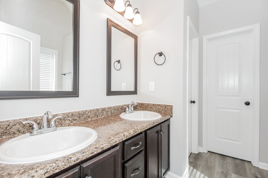 Building Photo - 109 Andrews Ct