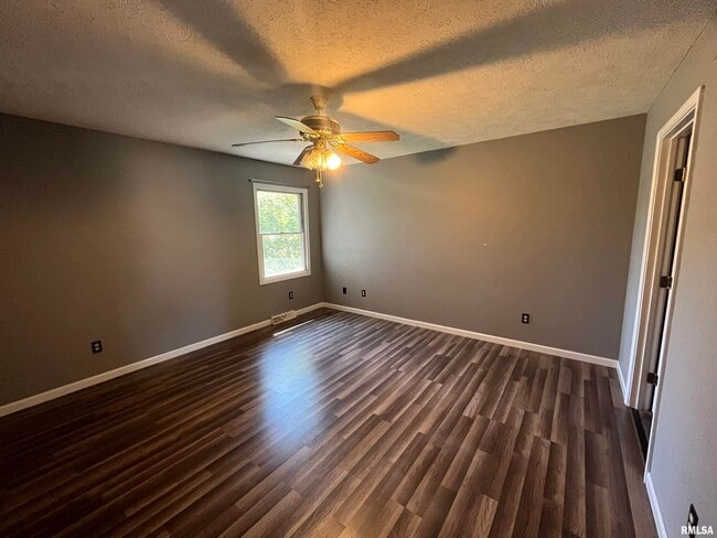 Building Photo - 205 Appomattox Dr