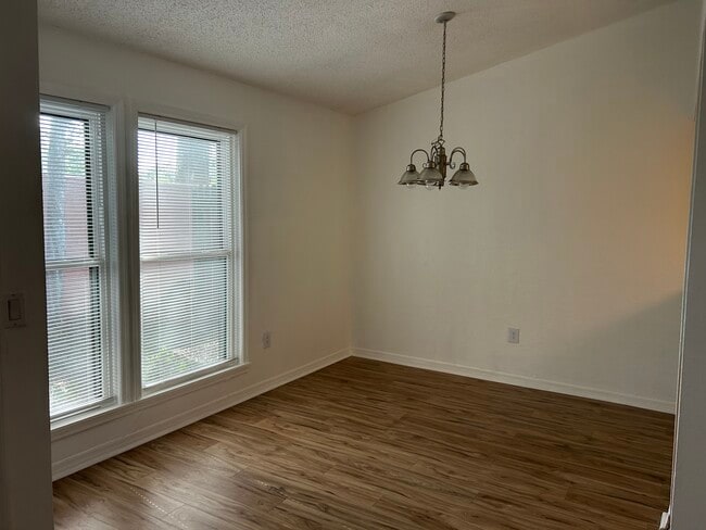 Building Photo - 628 Trinidad Ct