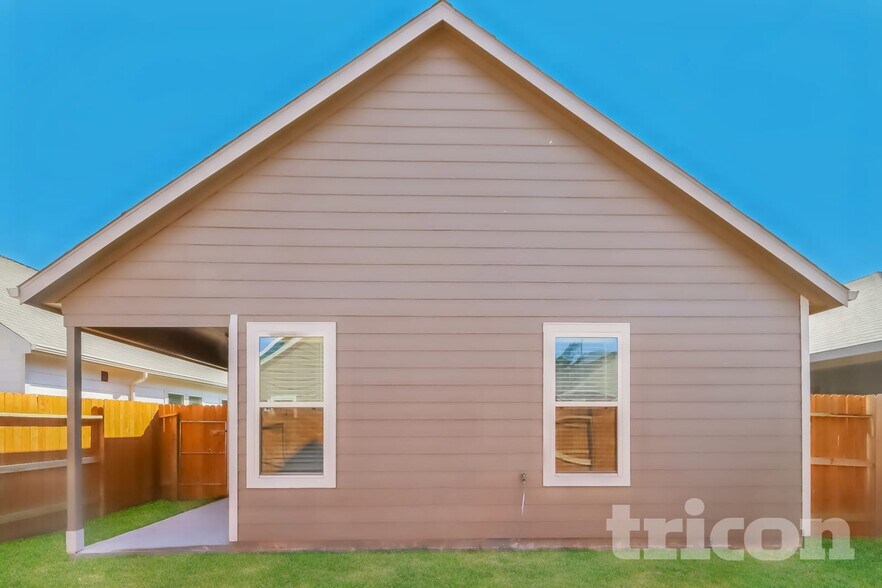 Building Photo - 9838 Gln Brk Ln