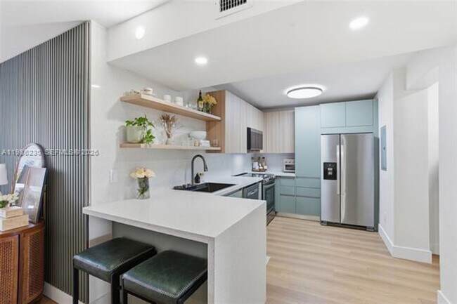 Building Photo - 1100 11th St