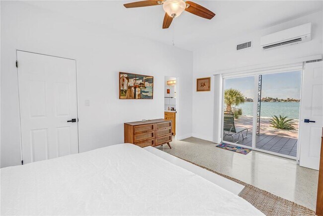 Building Photo - 7100 Shore Dr S
