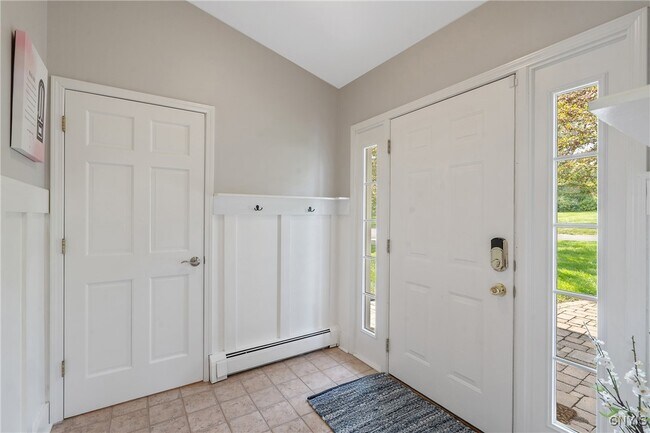 Building Photo - 1131 Marlyn Park Dr