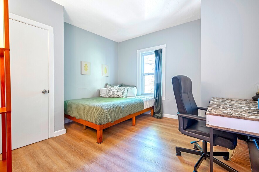 Building Photo - 30 Hooper St