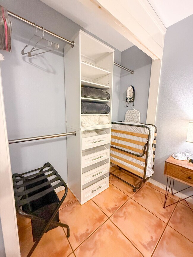 Building Photo - 14898 Granada Dr