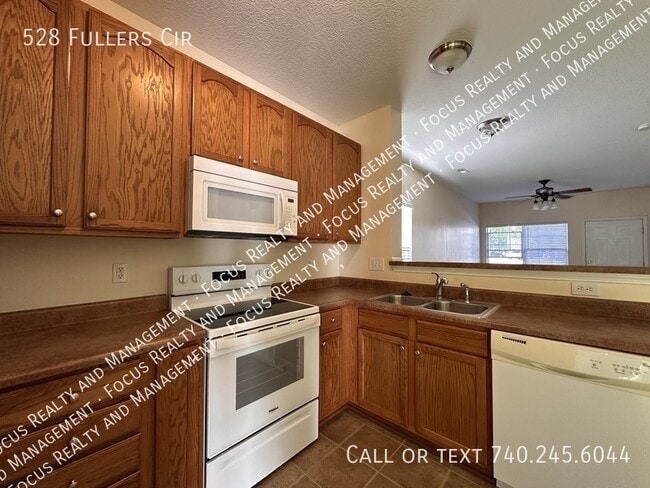 Building Photo - 528 Fuller's Cir