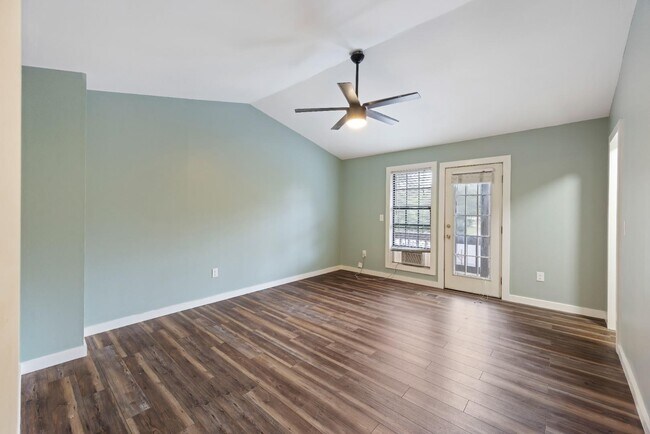 Building Photo - 1016 Monticello Dr