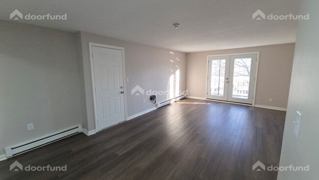 Building Photo - 208 Columbus St