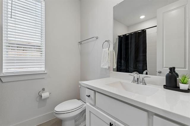Building Photo - 1613 Sandhill Ln