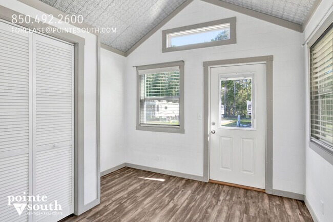 Building Photo - 12609 Bluegrass Loop