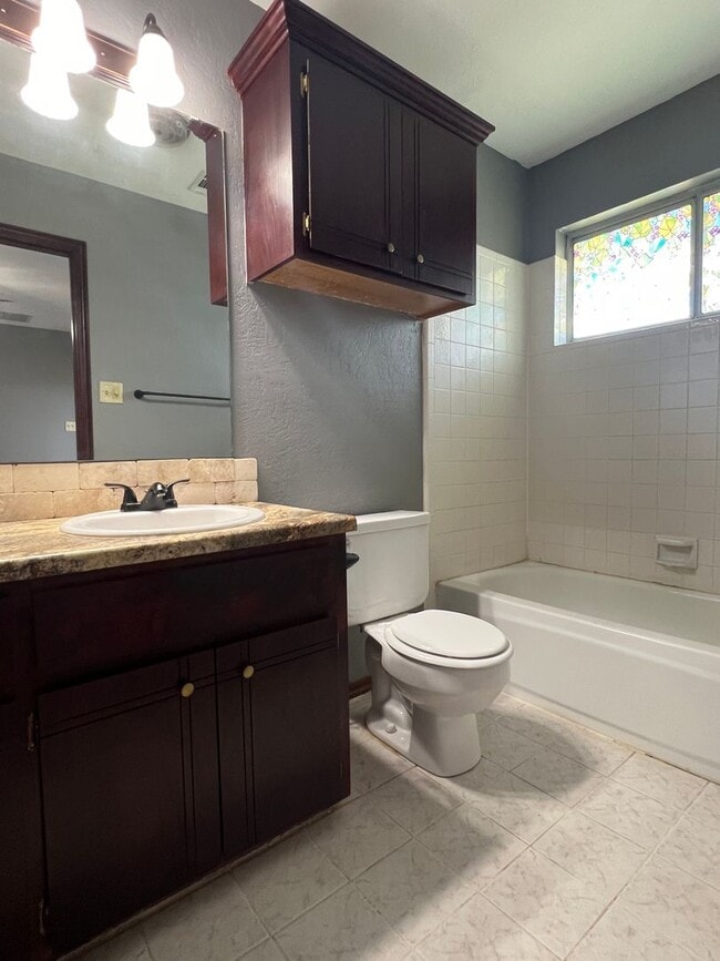 Building Photo - 4016 SW Mesquite Dr