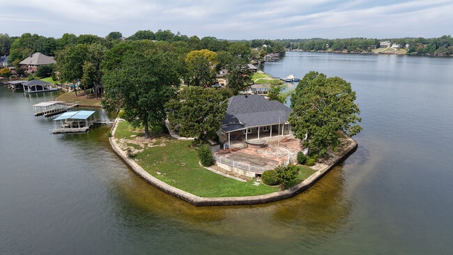 Building Photo - 108 Blue Heron Point