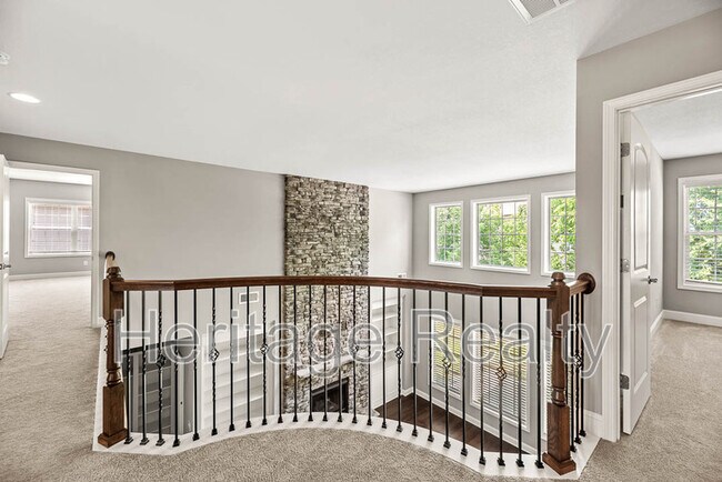 Building Photo - 925 Brookwood Ln