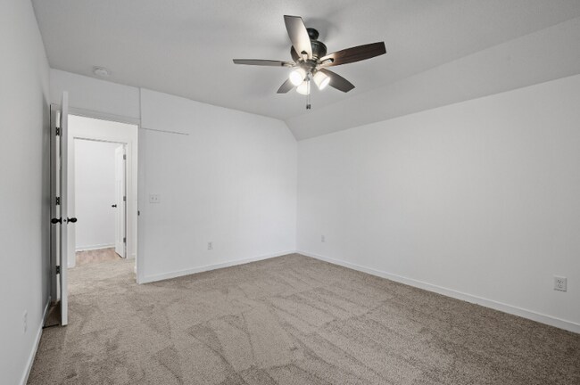 Building Photo - 3606 N Bryant Ave